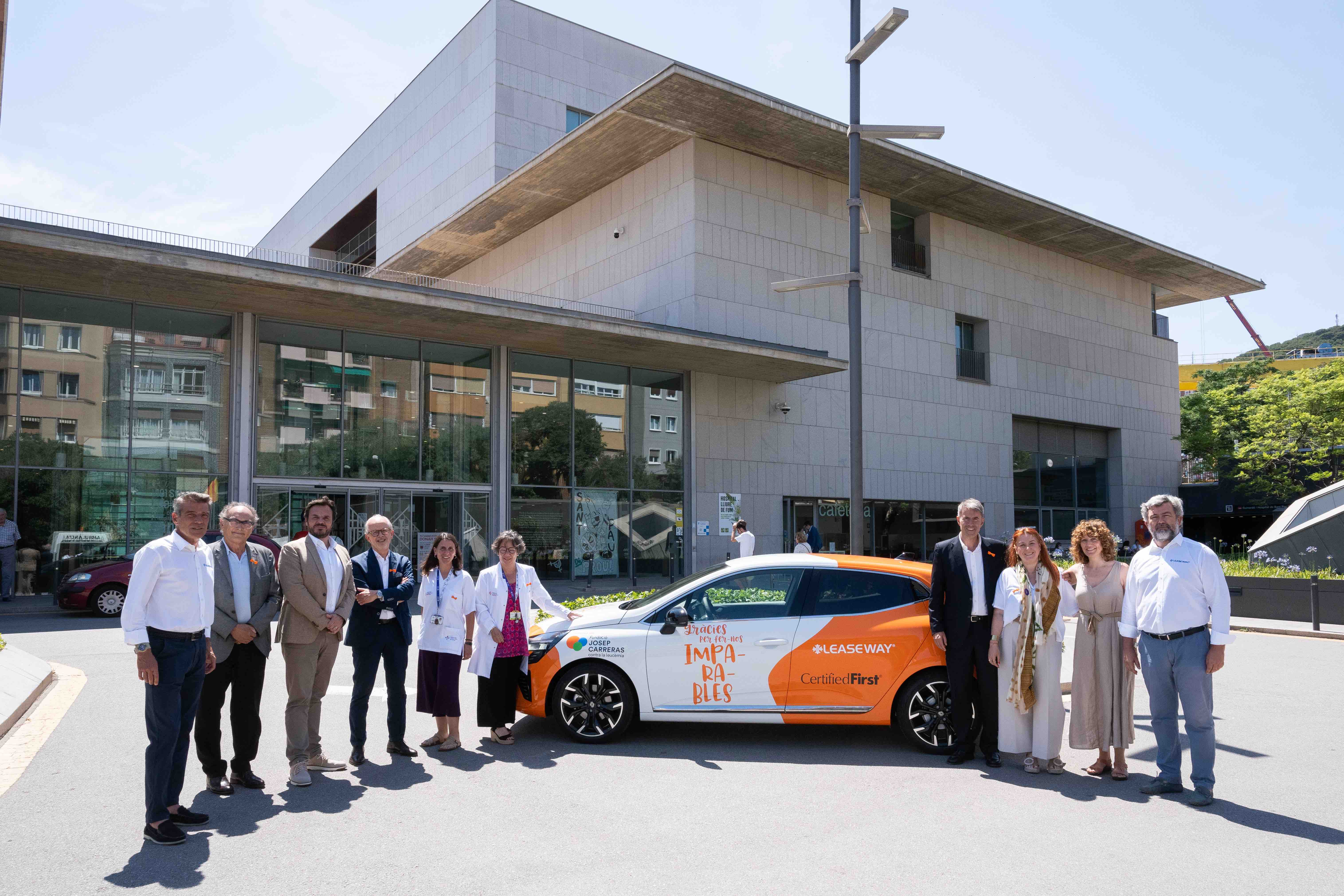 CertifiedFirst se compromete en la lucha contra la leucemia con la entrega de un nuevo Coche solidario a la Fundación Josep Carreras