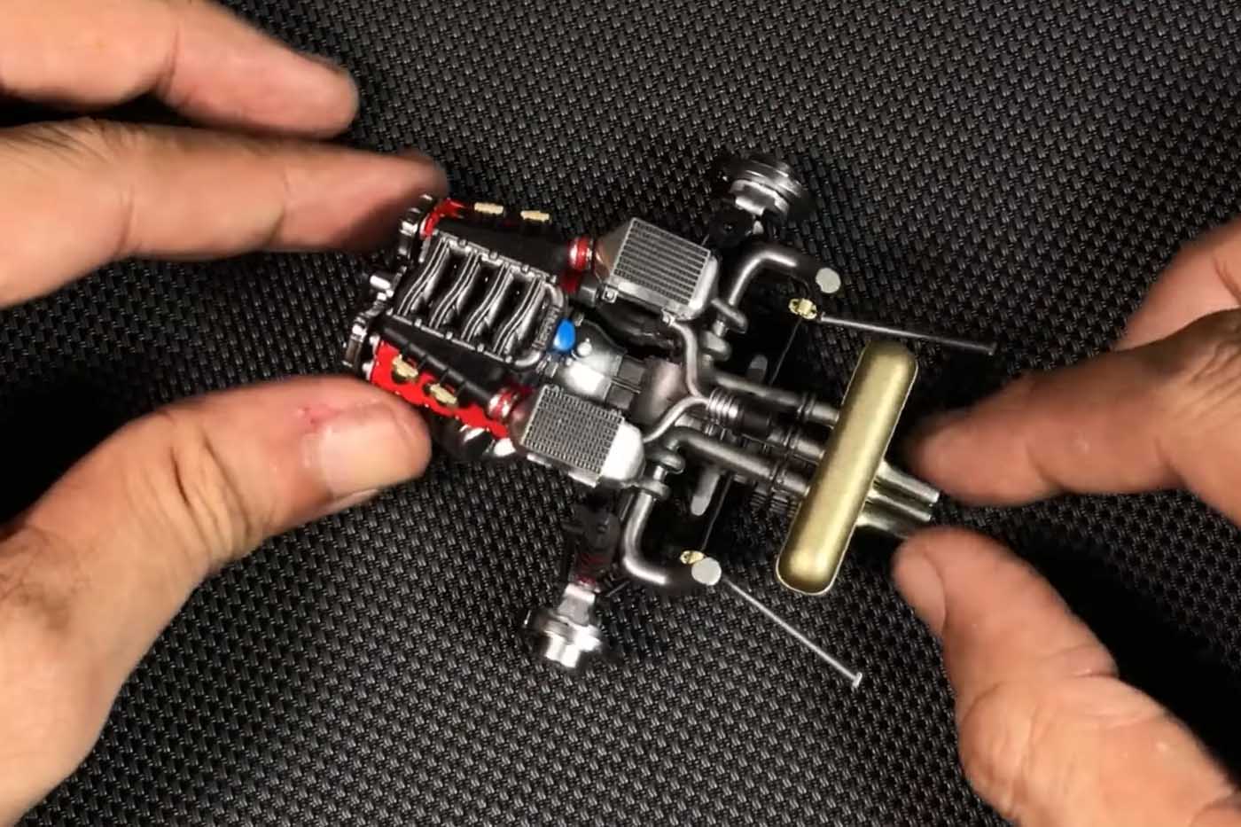 El montaje del motor en miniatura