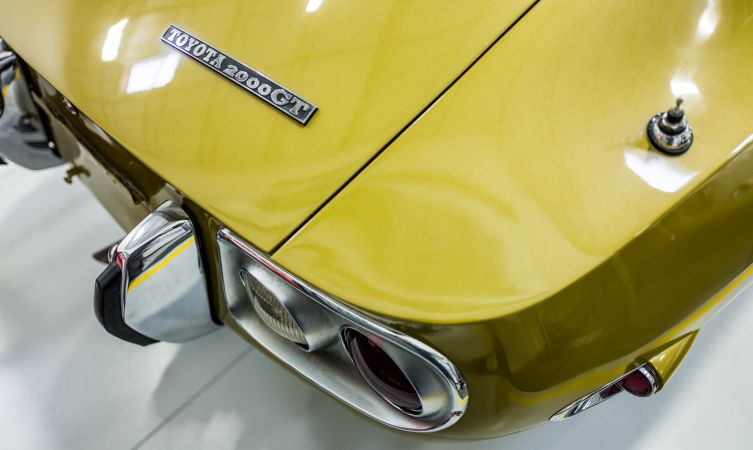 El Toyota dorado de la icónica modelo de los 60’ Twiggy