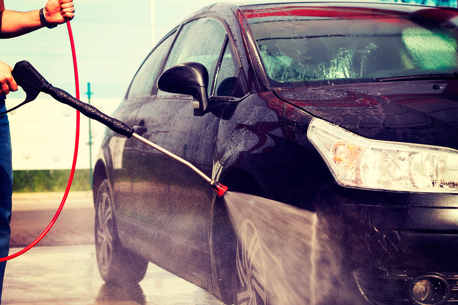 ¿Sabes qué elementos de tu coche debes mantener limpios para cuidar tu seguridad vial?