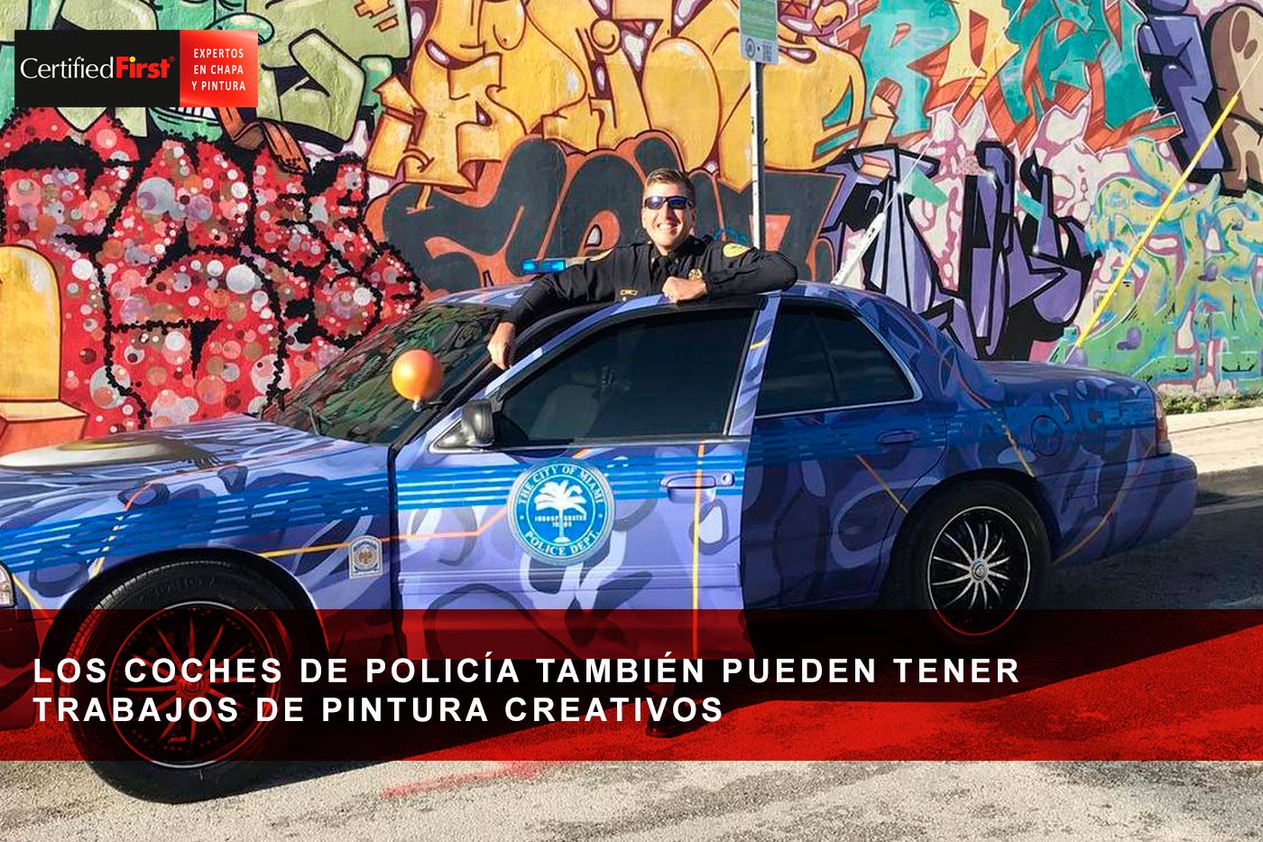 Los coches de policía también pueden tener trabajos de pintura creativos